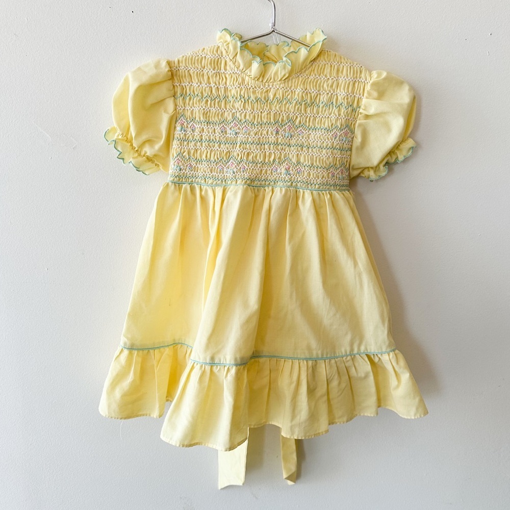 Vintage - Smocked Dress - Short Puff Sleeves - Yellow - Size 2T - Picture 1 of 9
